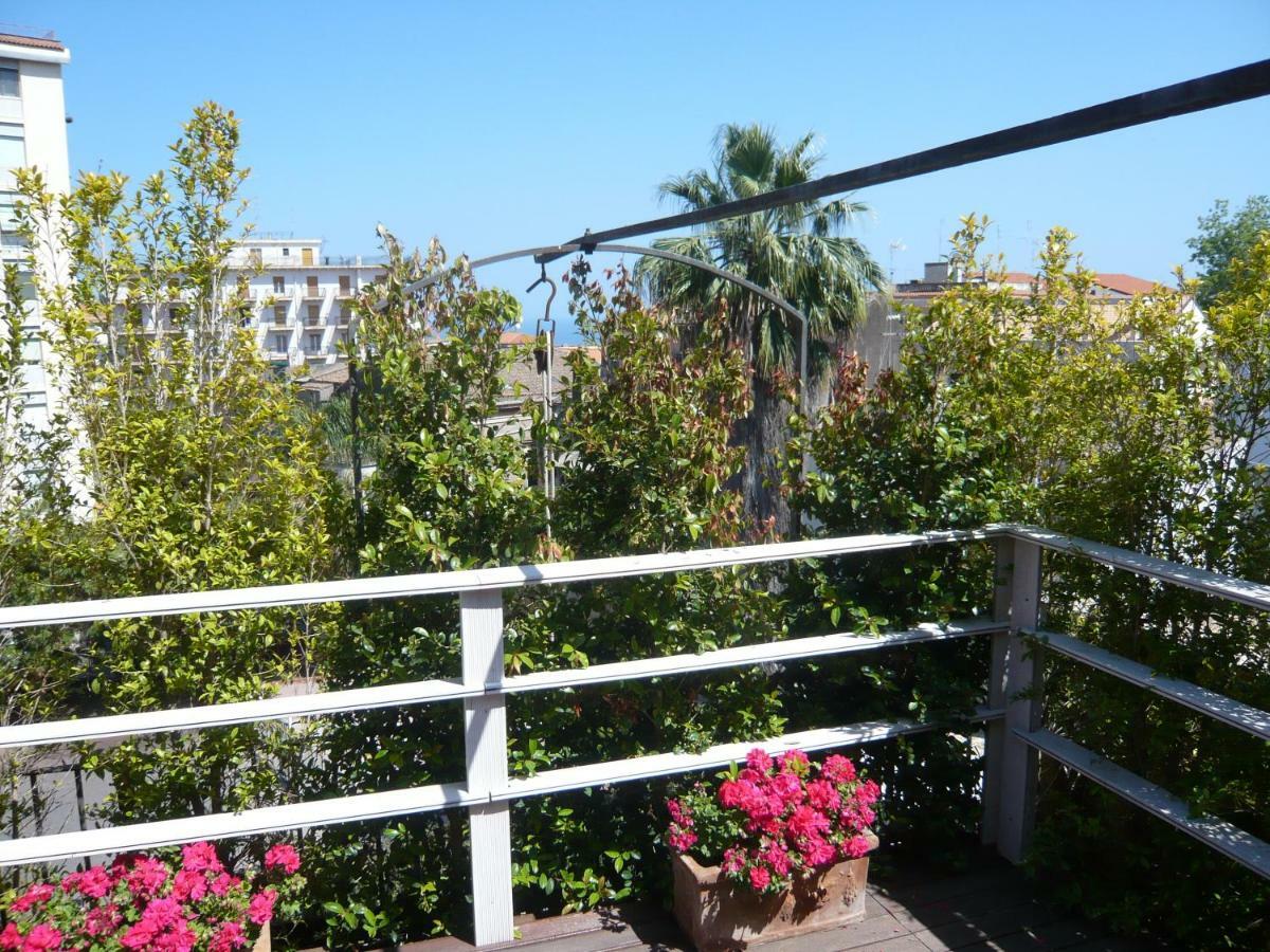 Bbcasablu Apartment Acireale Luaran gambar